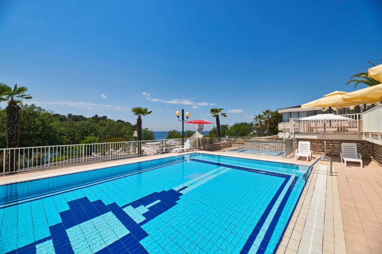 Hotel Zorna Plava Laguna Porec Exterior photo