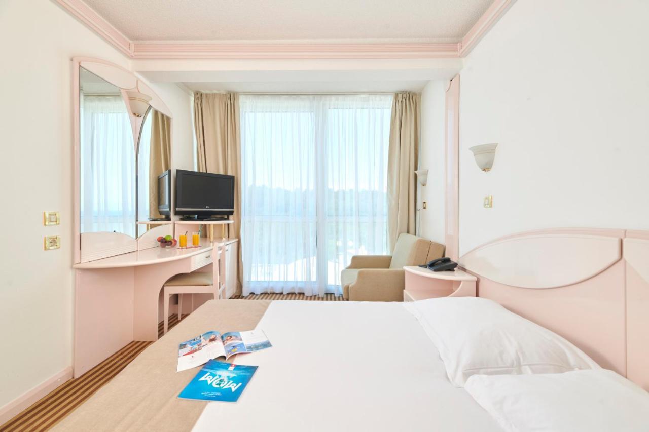 Hotel Zorna Plava Laguna Porec Exterior photo