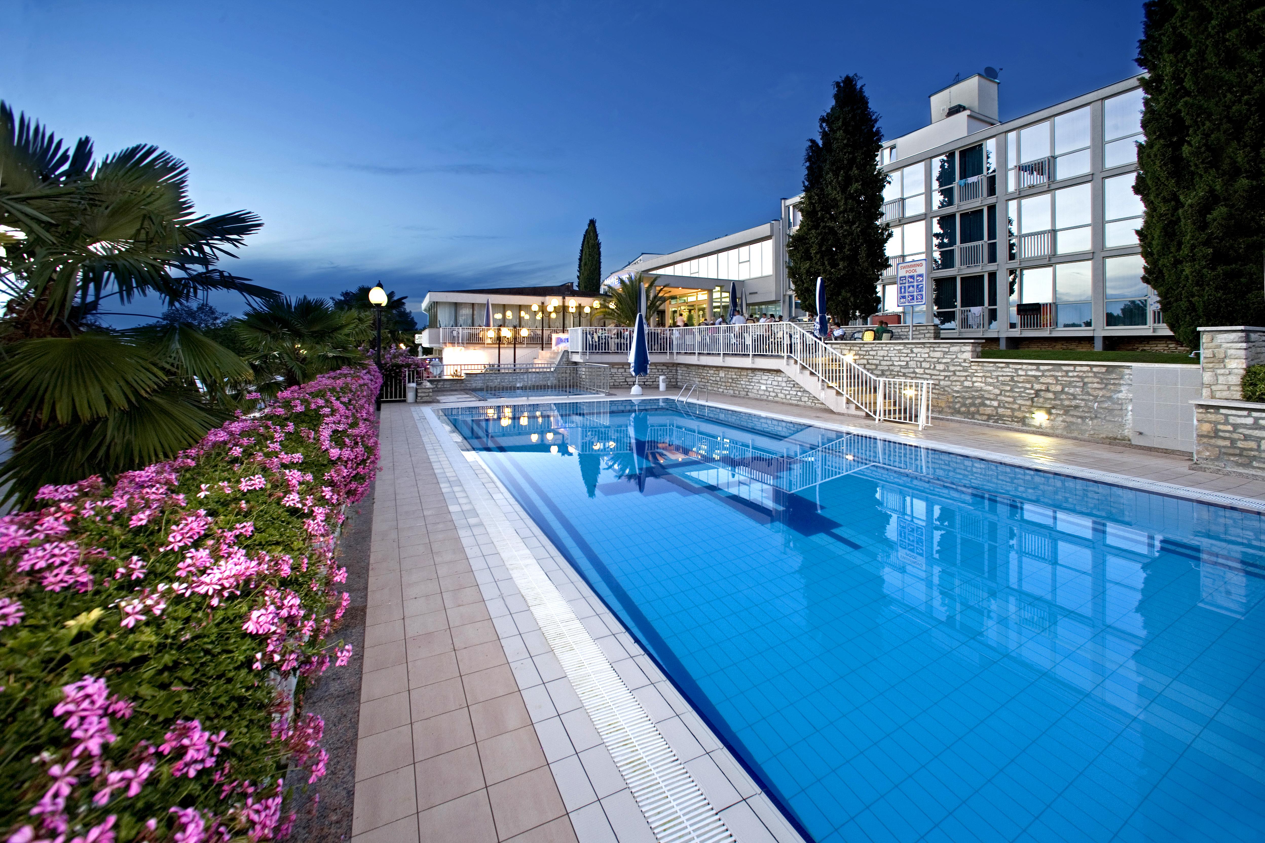 Hotel Zorna Plava Laguna Porec Exterior photo