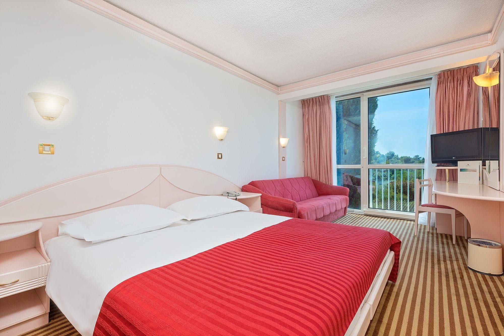 Hotel Zorna Plava Laguna Porec Exterior photo
